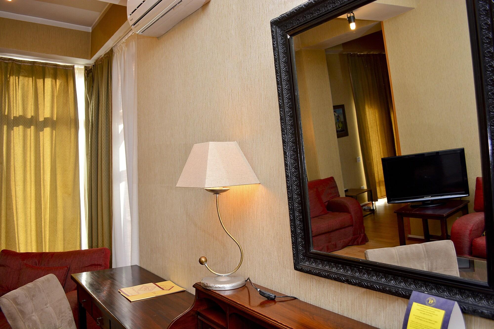 Urban Lodge Hotel Rooms And Suits Tbilisi Exterior foto