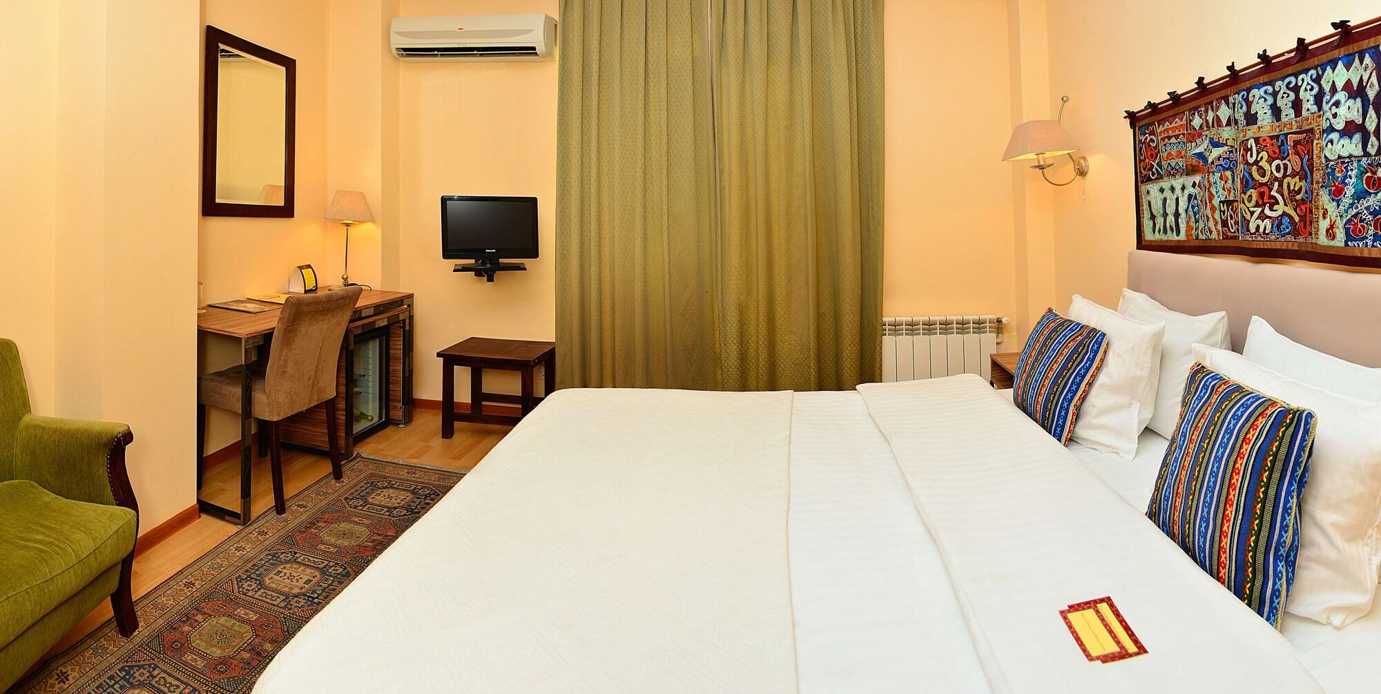 Urban Lodge Hotel Rooms And Suits Tbilisi Exterior foto