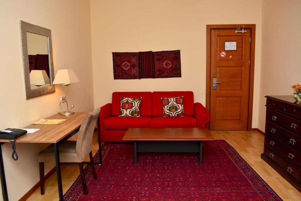 Urban Lodge Hotel Rooms And Suits Tbilisi Exterior foto