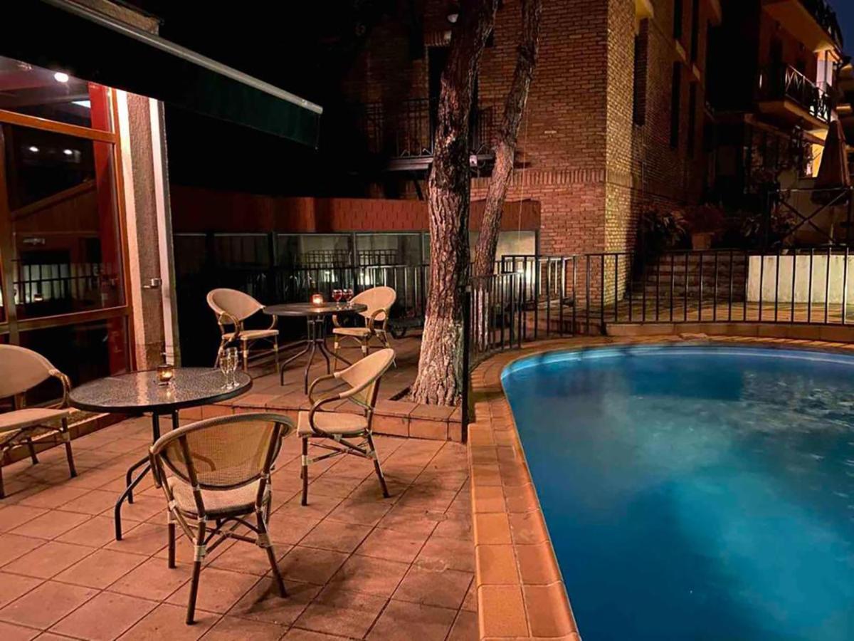 Urban Lodge Hotel Rooms And Suits Tbilisi Exterior foto