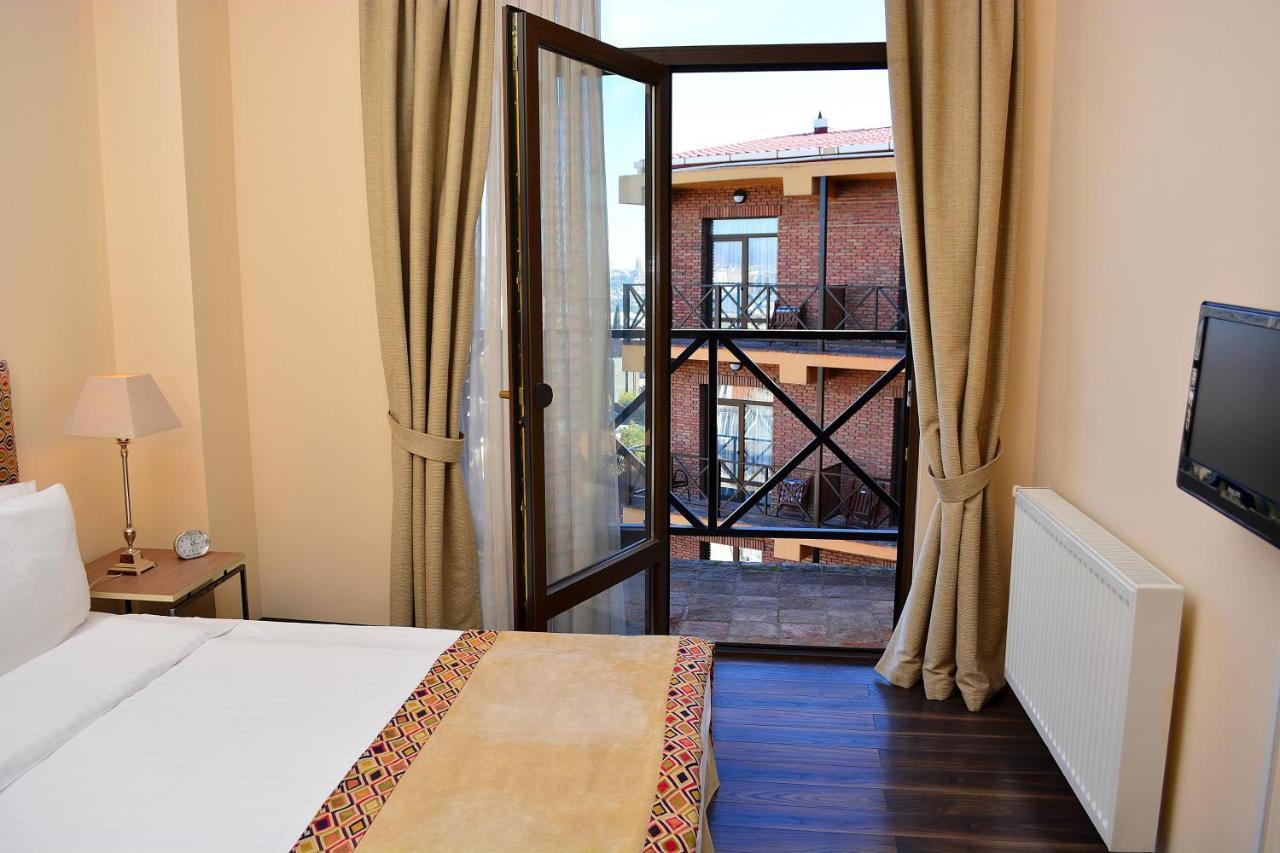 Urban Lodge Hotel Rooms And Suits Tbilisi Exterior foto