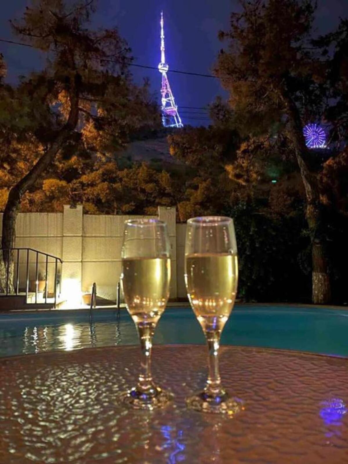 Urban Lodge Hotel Rooms And Suits Tbilisi Exterior foto