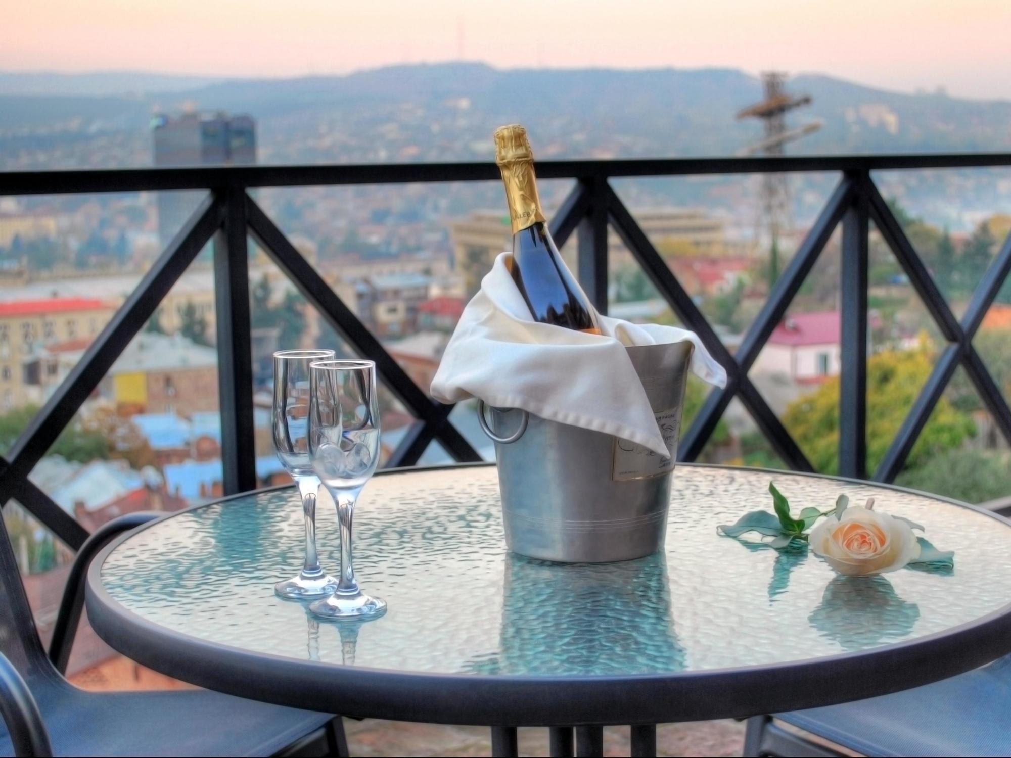 Urban Lodge Hotel Rooms And Suits Tbilisi Exterior foto