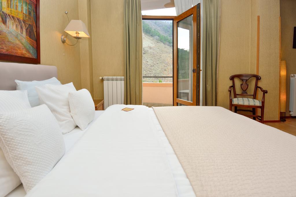 Urban Lodge Hotel Rooms And Suits Tbilisi Exterior foto