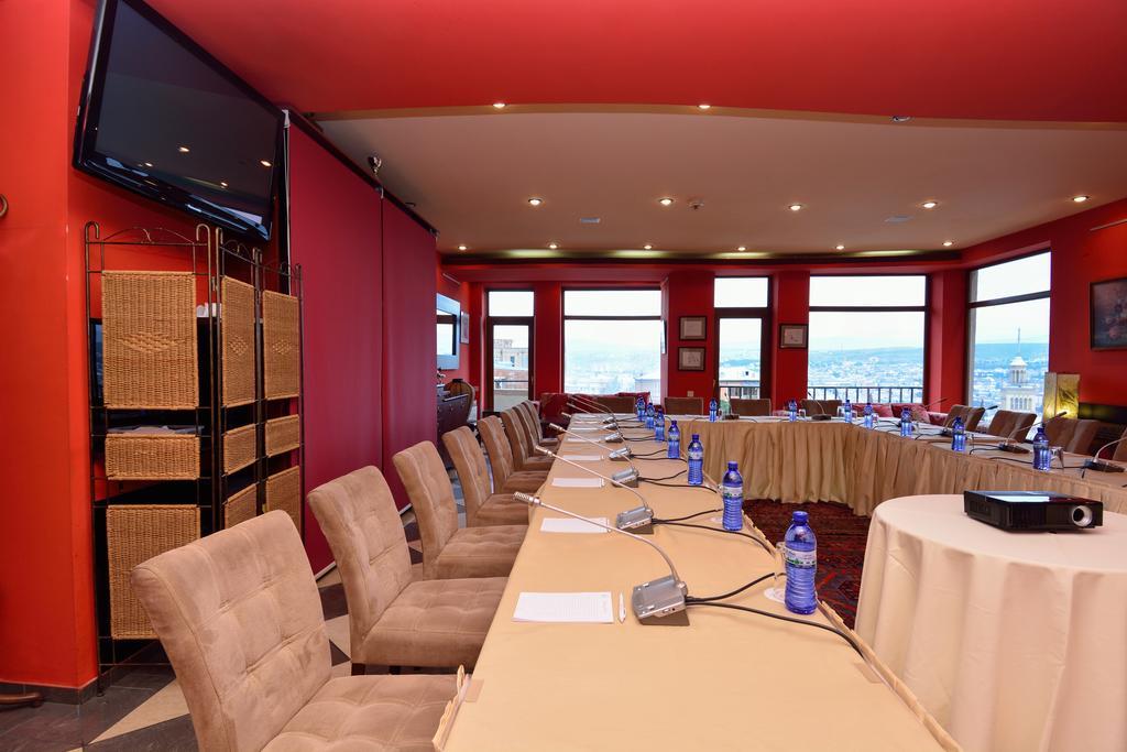 Urban Lodge Hotel Rooms And Suits Tbilisi Exterior foto