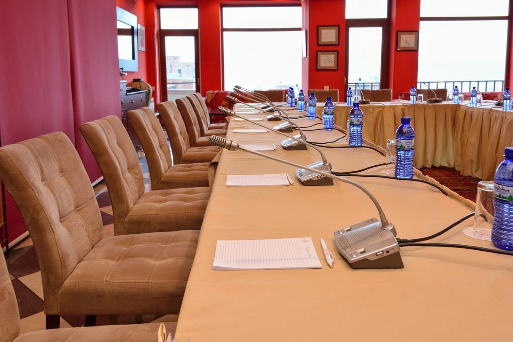 Urban Lodge Hotel Rooms And Suits Tbilisi Exterior foto